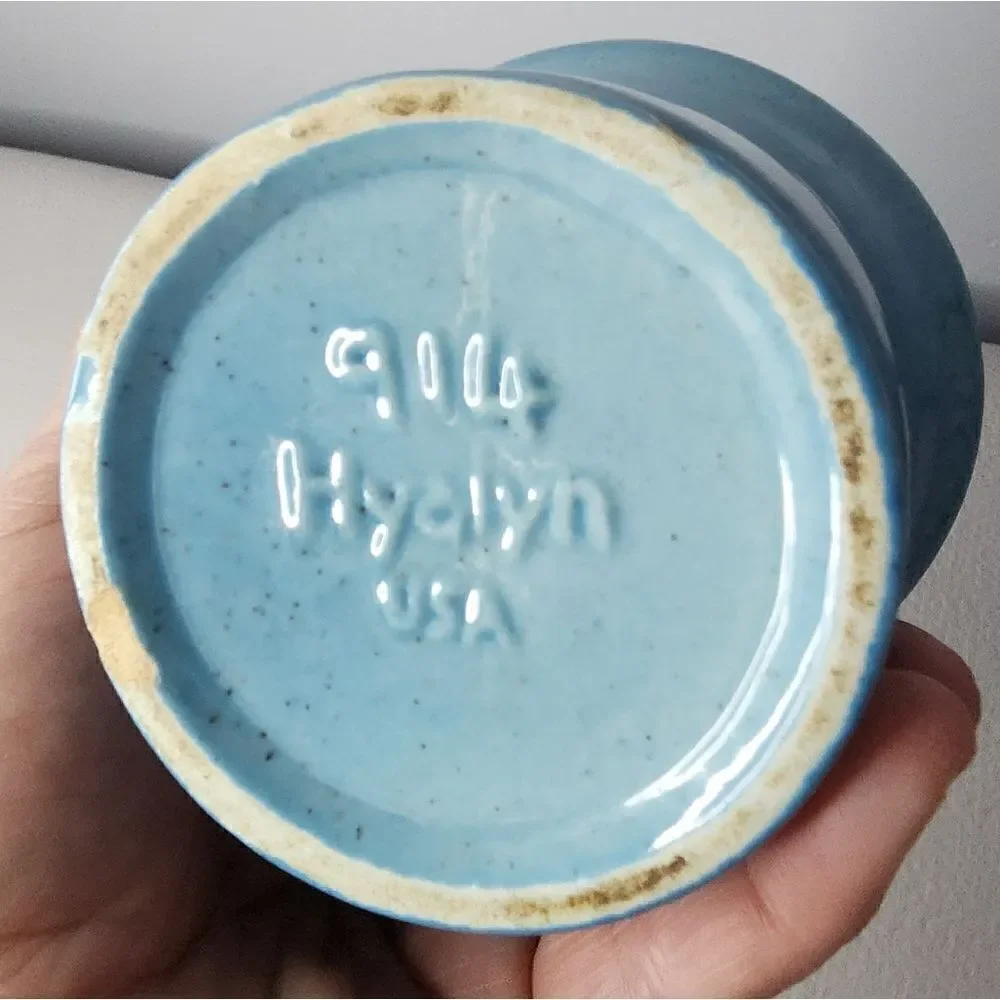 Vtg Hyalyn 914 USA Pottery w/ Orange Grapes Design Cookie jar/ Canister 5 3/4in